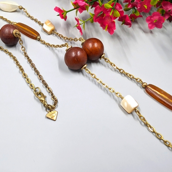 Cookie Lee Signed Genuine Wood and Mother of Pearl Bead Vintage Necklace - Picture 2 of 5